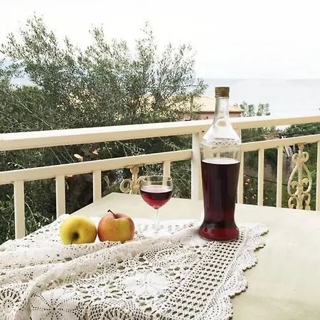 Traditional At Xenios Avlais * Αλυκανάς
